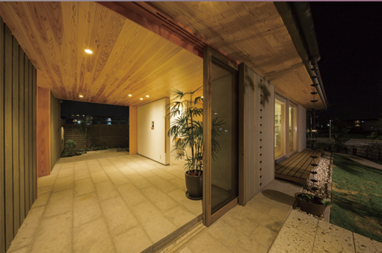 モデルハウス「あいの杜」の夜の玄関