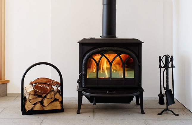 モデルハウス「あいの杜」にある薪ストーブ