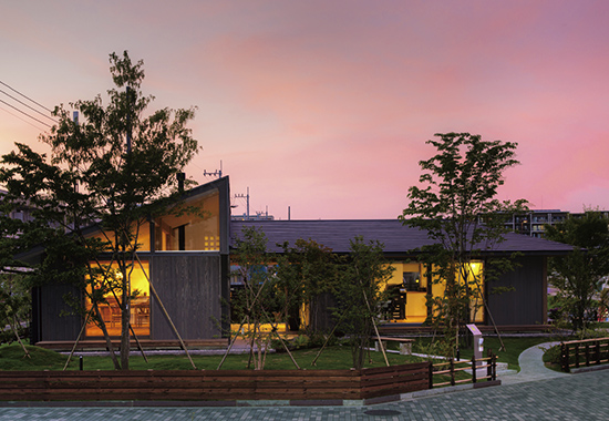 モデルハウス「あいの杜」夕方の外観